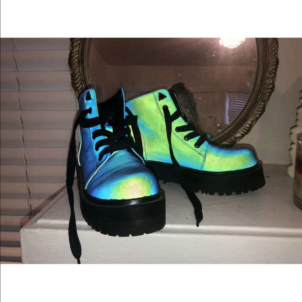 ✨SOLD✨Y.R.U dolls kill reflective SLAYR combat